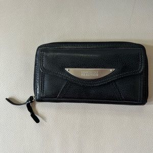 Kenneth Cole - Large Zip Wallet